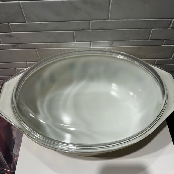 Vintage Pyrex Golden Hearts 2.5 Quart Casserole with Glass Lid Made In USA - Picture 12 of 13